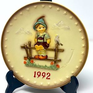 The M‎ J HUMMEL ANNUAL PLATE SERIES 1971-1995